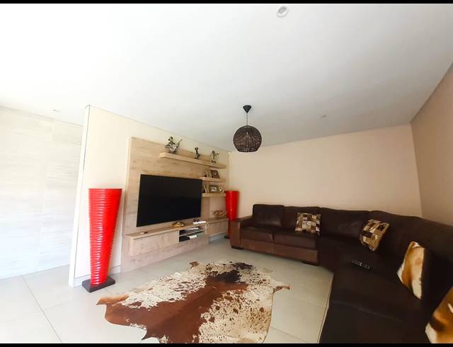 4 BEDROOM HOUSE FOR SALE IN WALDRIFT